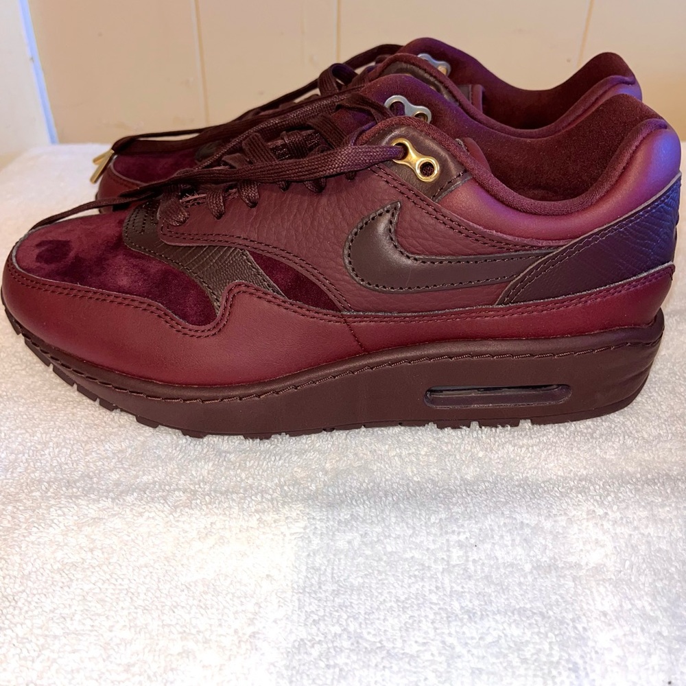 NIKE AIR MAX 1